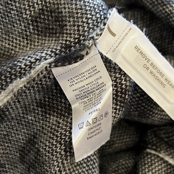 LOFT Mock Neck Hearts Sweater - Picture 9 of 10